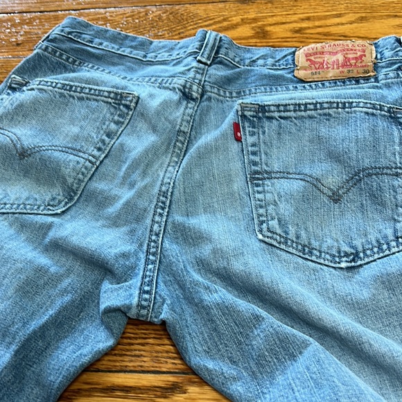 Levi’s 514 stonewashed jeans.  Size 32x30. - Picture 4 of 7